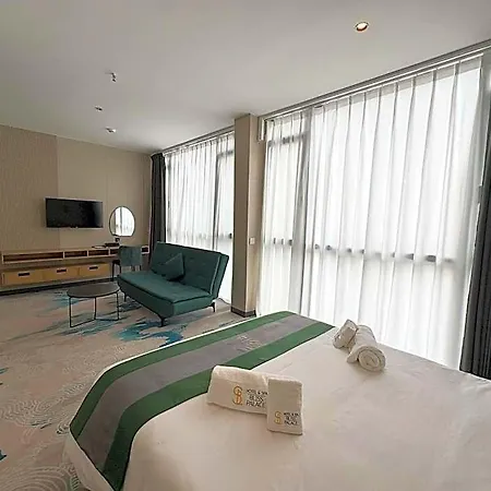 Bliss Palace & Hotell