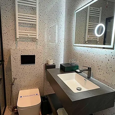 Bliss Palace & Hotell
