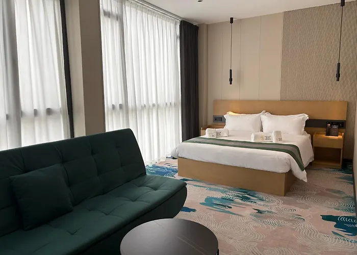 Bliss Palace & Hotel